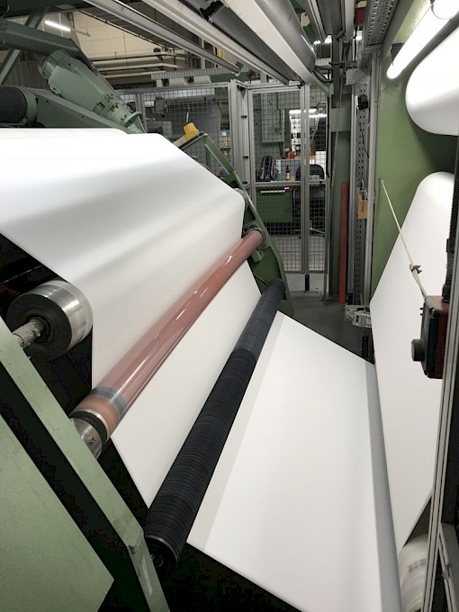 ESR-ST100/130 in use for decorative papers in a rewinder